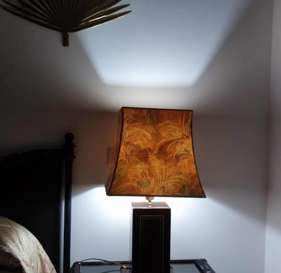 Quarto Estandar Banheiro Compartilhado, Casa Luce