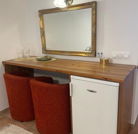 标准间带露台, Julianna Vendégház