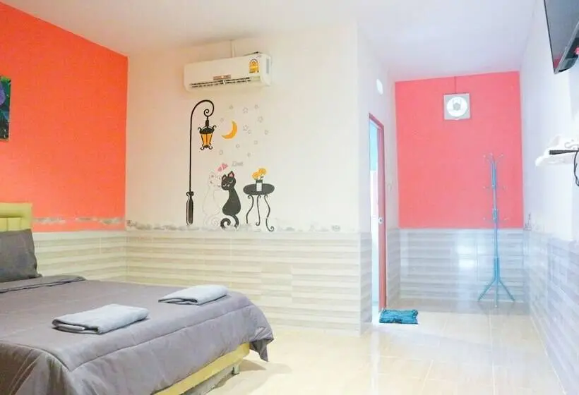 デラックスルーム, The Moon Resort Phetchaburi