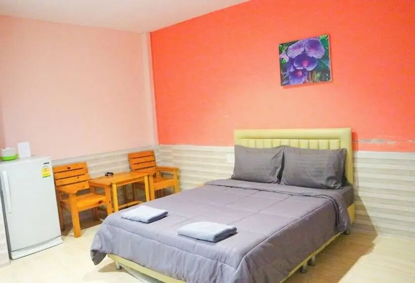 デラックスルーム, The Moon Resort Phetchaburi