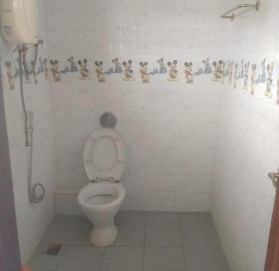 חדר סטנדרט לשלושה, Sai Lodge