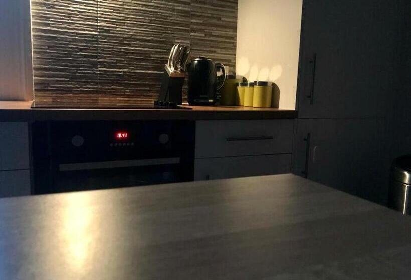 اتاق لوکس با تخت بزرگ, Fulwood Guest House