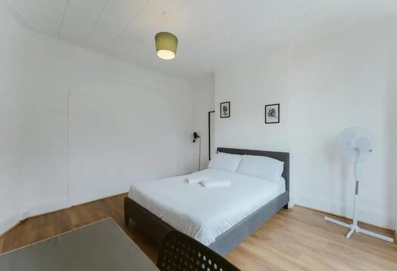 バス共有のスタンダードルーム, Manor House Great Rooms To Stay