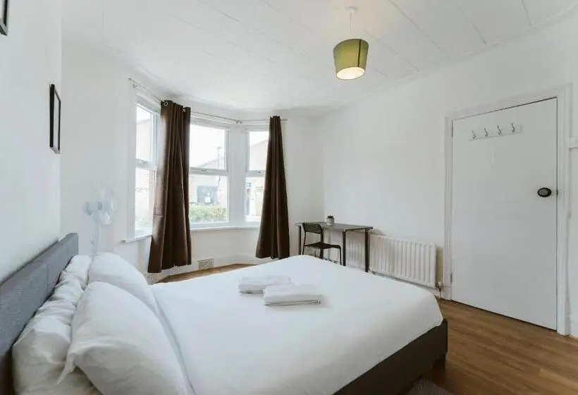 バス共有のスタンダードルーム, Manor House Great Rooms To Stay