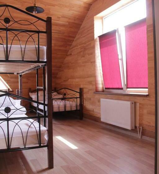 سرير فى غرفة مشتركه, Freedom