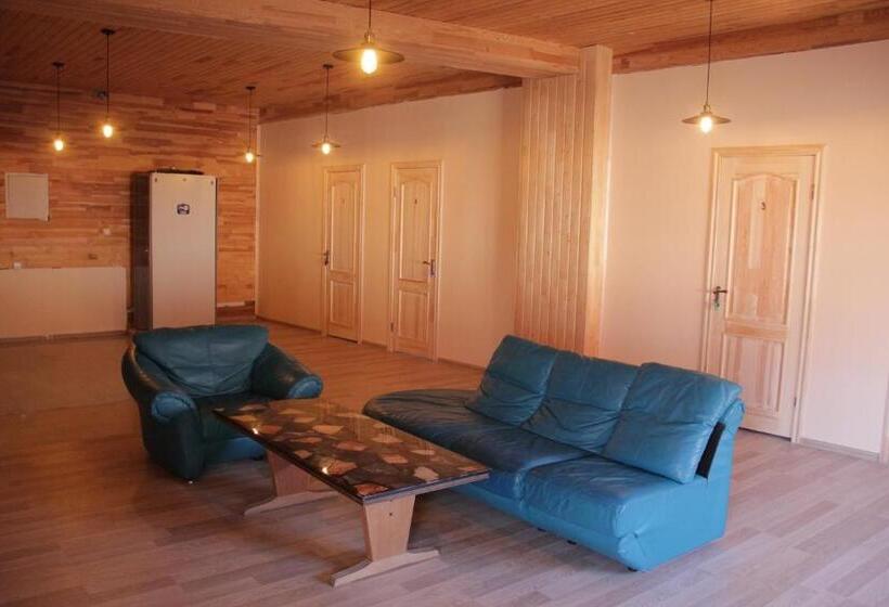 غرفة إقتصادية, Freedom