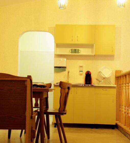 غرفة إقتصادية, Freedom