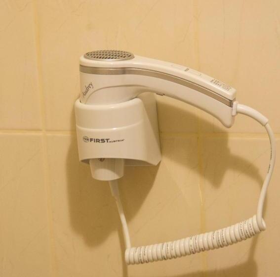 غرفة إقتصادية, Freedom