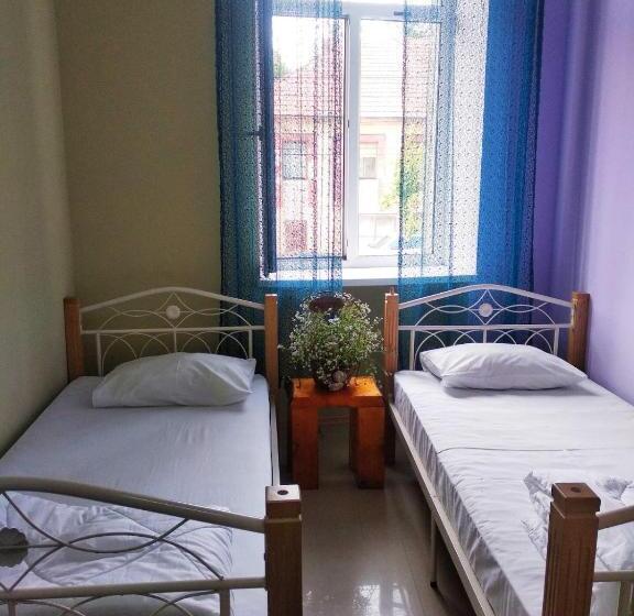 غرفة رباعية اقتصادية مع حمام مشترك, Freedom