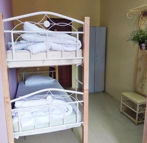 غرفة رباعية اقتصادية مع حمام مشترك, Freedom