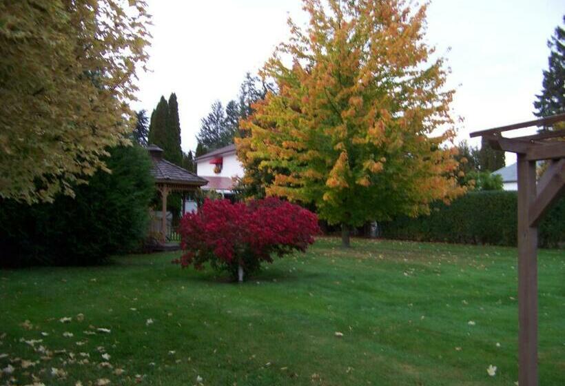 家庭间, Bavarian Orchard Motel