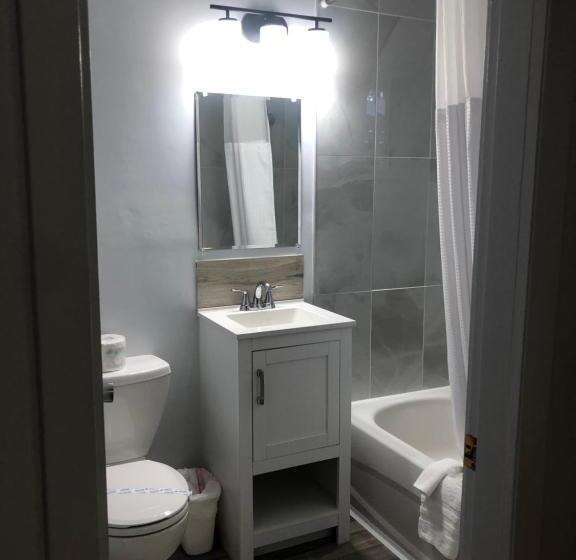 ファミリールーム, Bavarian Orchard Motel