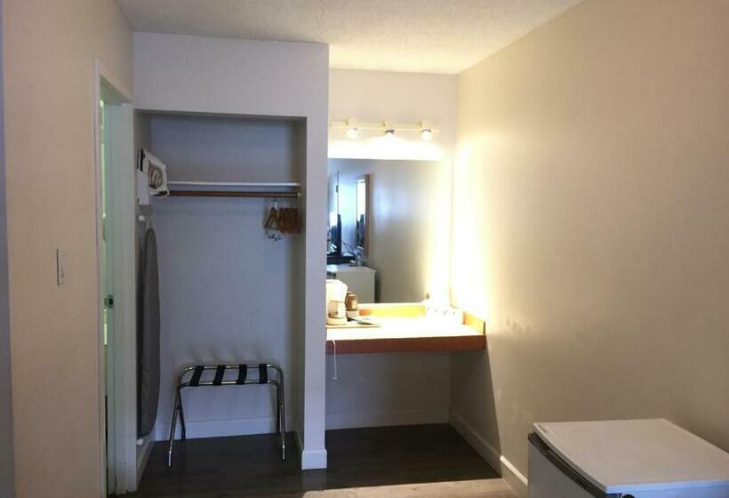 Номер Стандарт, Bear Country Inn