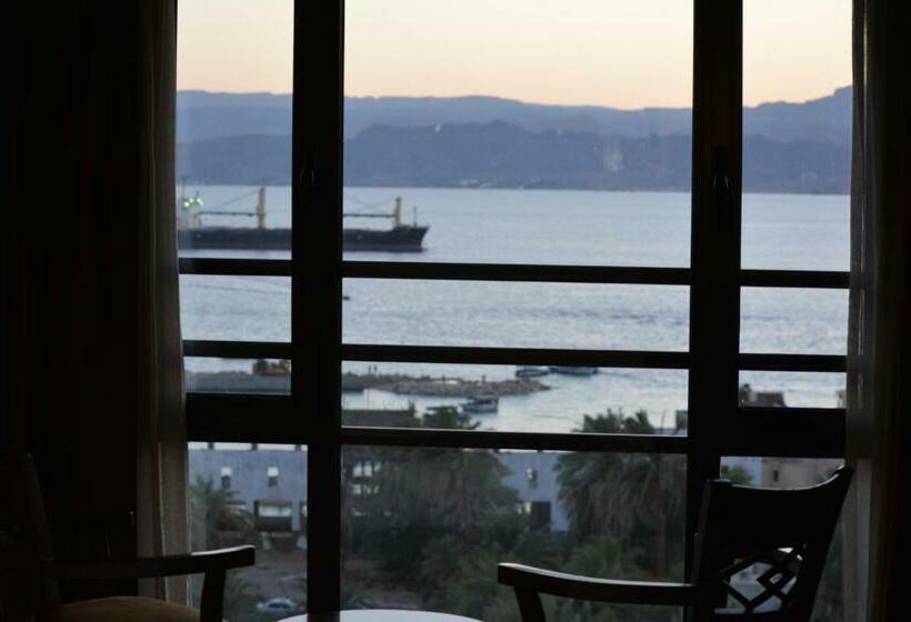 اتاق استاندارد یک نفره با چشم‌انداز دریا, City Tower