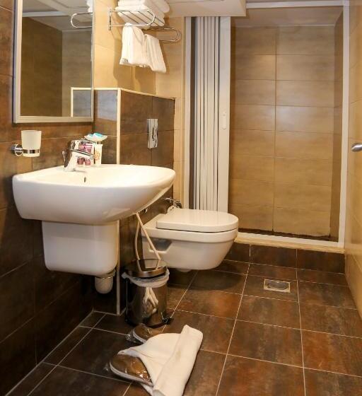 اتاق استاندارد سه نفره, City Tower