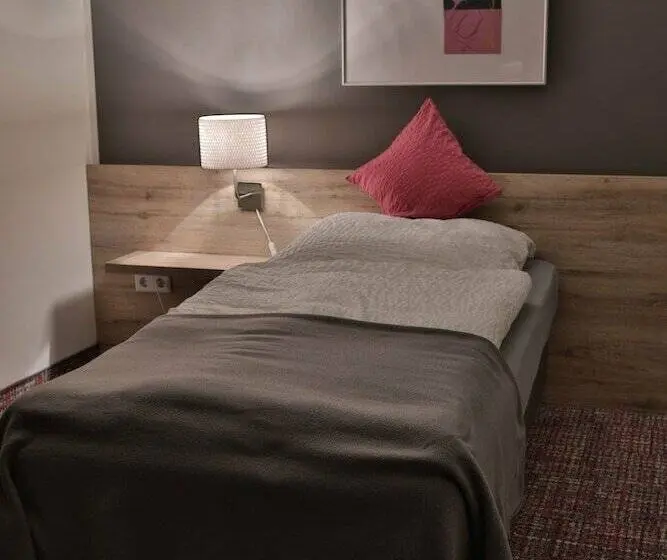 اتاق استاندارد یک نفره, Ilvericher Hof