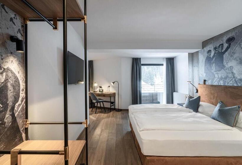 Quarto Familiar, Linder Cycling