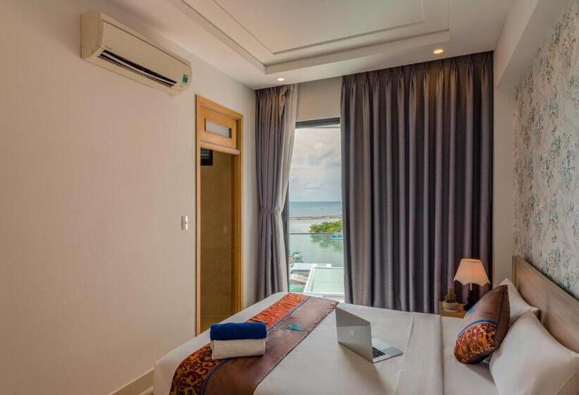 اتاق لوکس با بالکن, Nipola