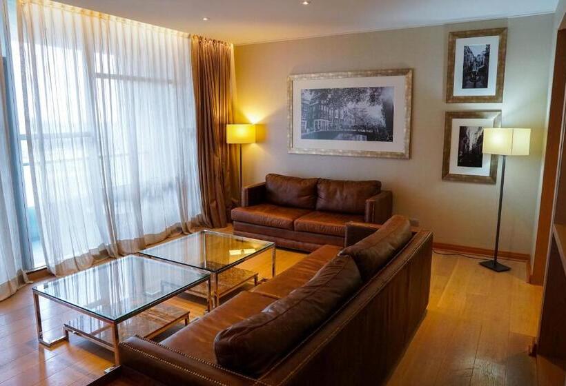 프레지덴셜 스위트, Parada Linares