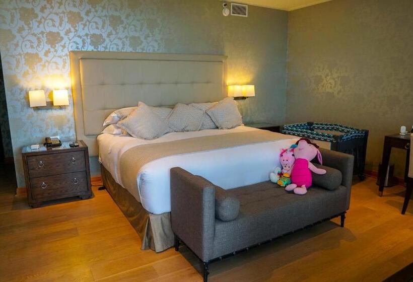 프레지덴셜 스위트, Parada Linares