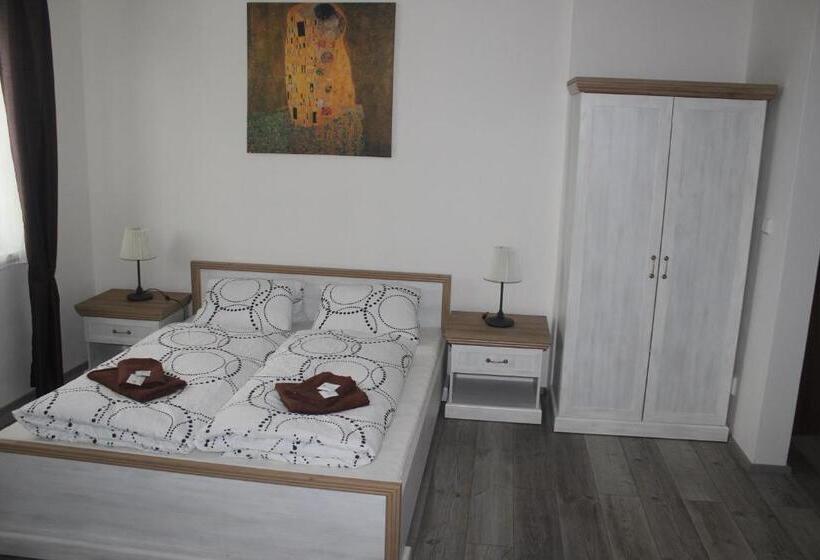 Номер Стандарт с Балконом, Penzion Vesely