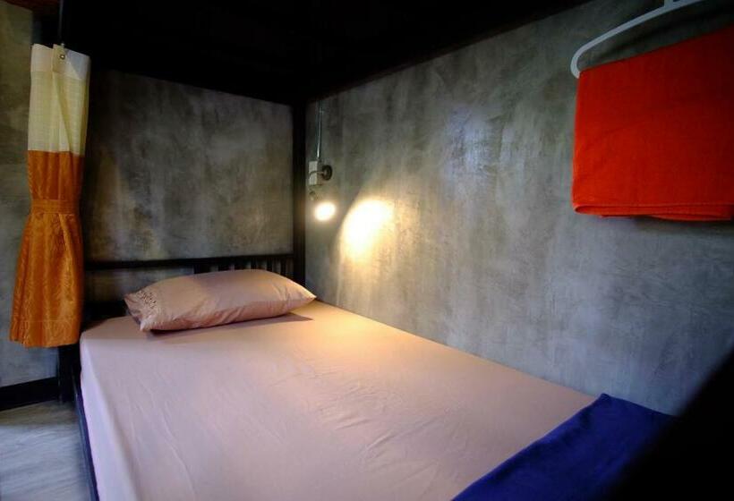 تختخواب در اتاق مشترک, Nap Corner Hostel