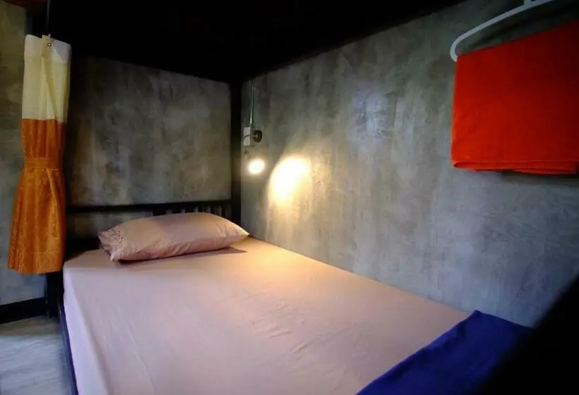 تختخواب در اتاق مشترک, Nap Corner Hostel