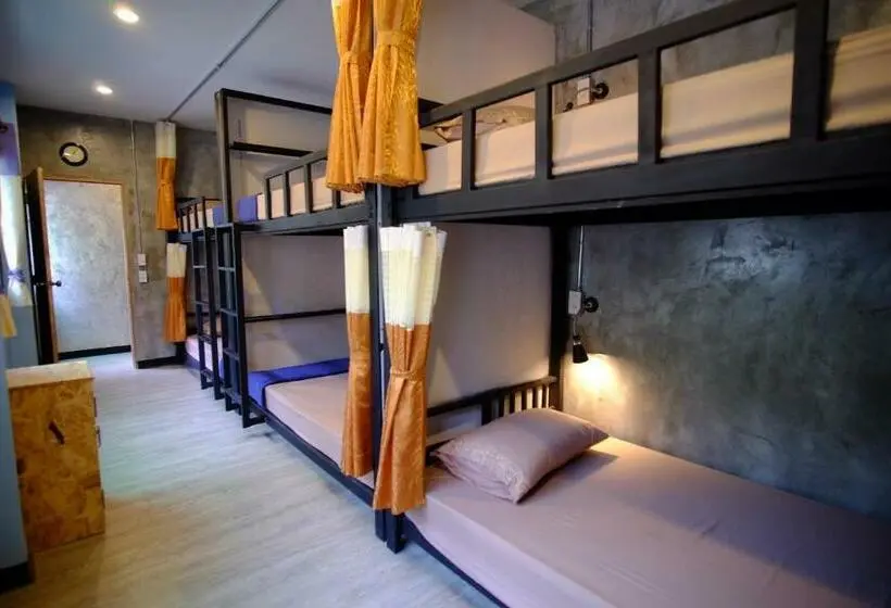 تختخواب در اتاق مشترک, Nap Corner Hostel