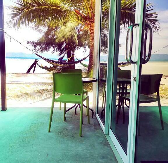 标准平房, Seaesta Beach