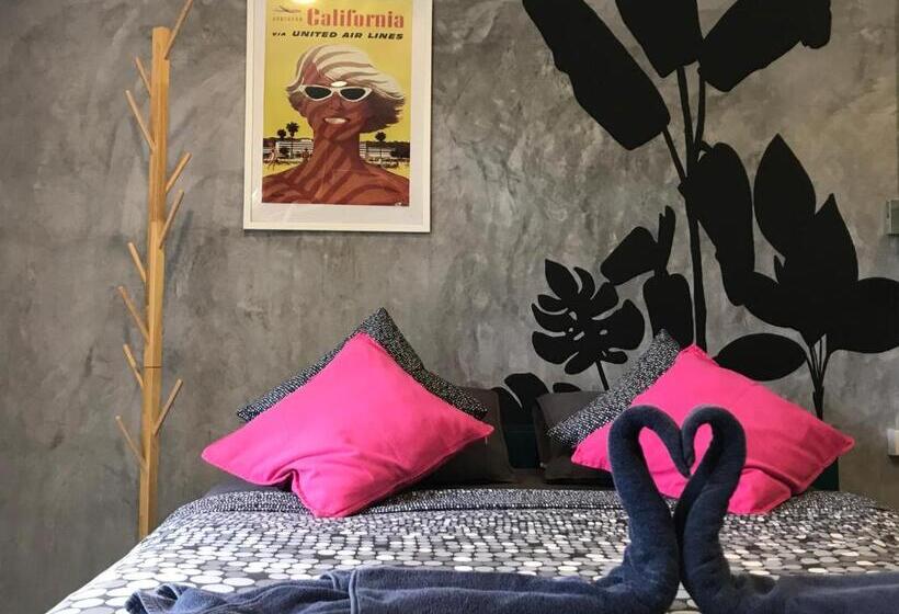 高级洋房, Seaesta Beach