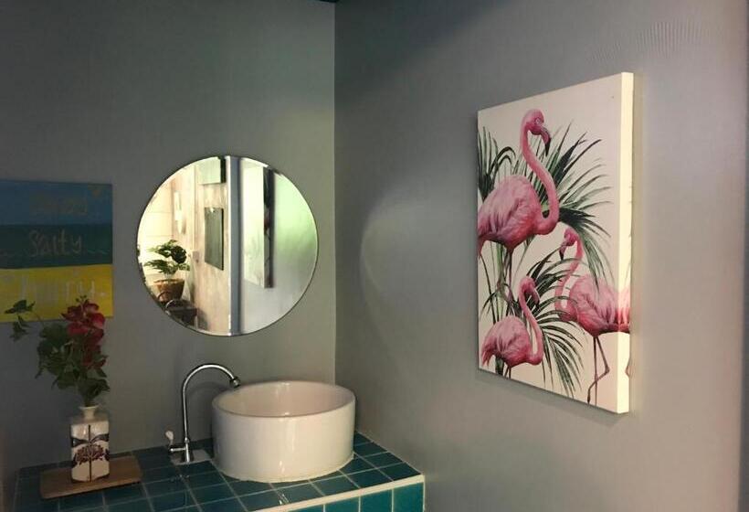 高级洋房, Seaesta Beach