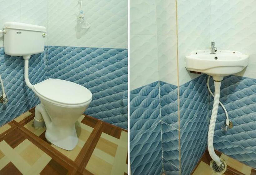 디럭스 룸, Fabhotel Grand Vatika