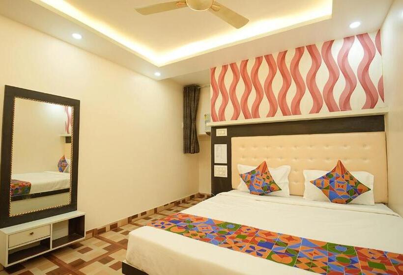 디럭스 룸, Fabhotel Grand Vatika