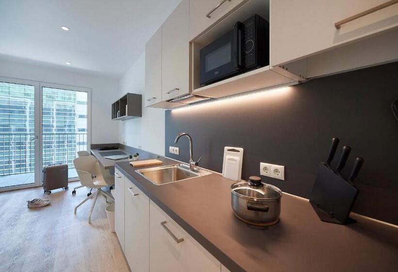 اتاق استاندارد یک نفره, Ferrari Tower