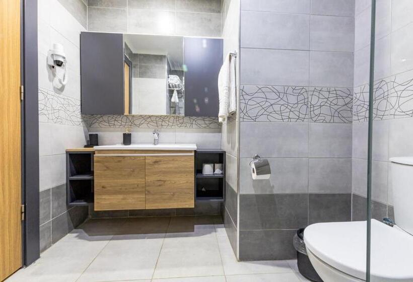 Номер Стандарт, Paradisos