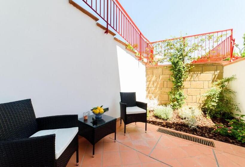 정원 전망 4인용 스탠다드 룸, Estate4home Nicholhouse