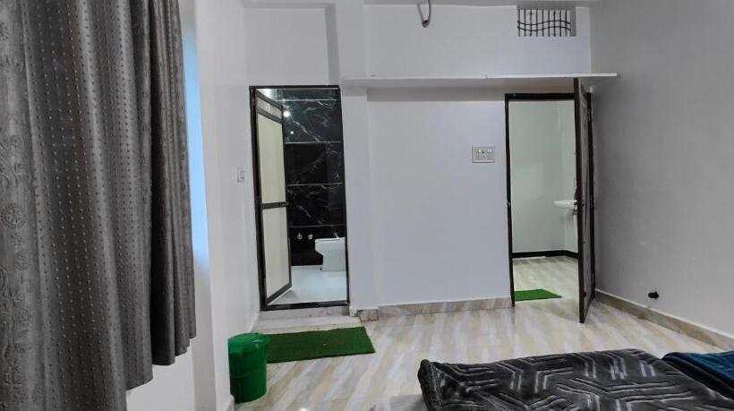 スタンダードルーム, Tara Guest House