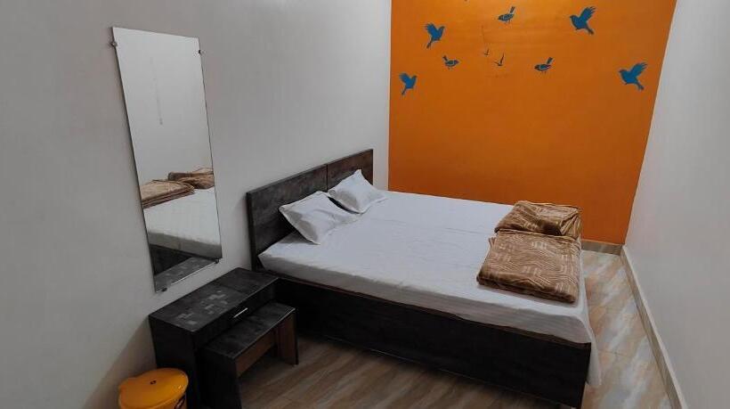 エコノミー4人部屋, Tara Guest House