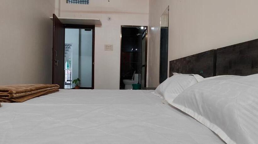 エコノミー4人部屋, Tara Guest House