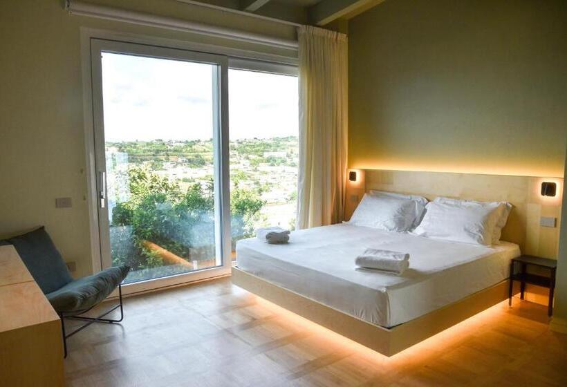 سوییت جونیور با چشم‌انداز دریا, Uefio   Luxury Suites