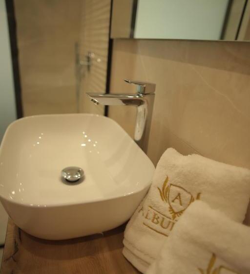 标准间带阳台, Albulena