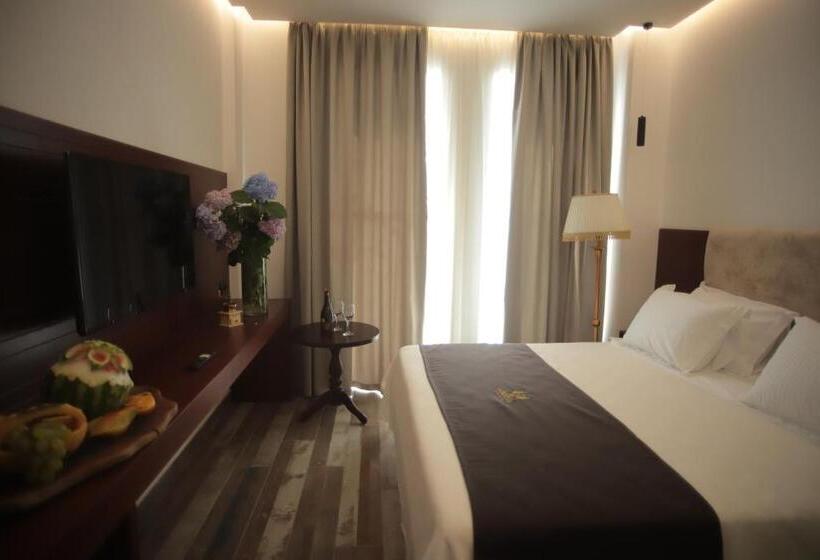 标准间带阳台, Albulena