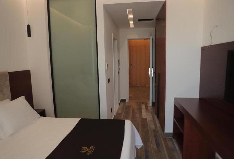 标准间带阳台, Albulena