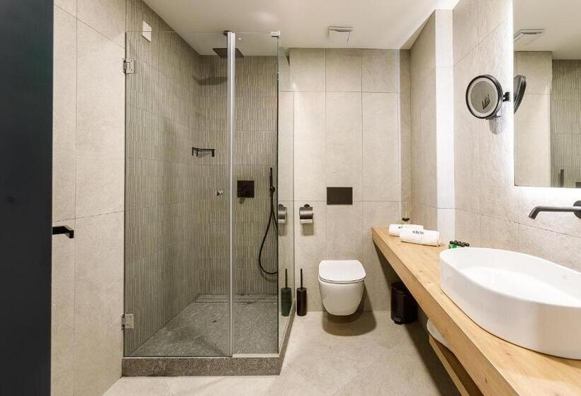 חדר משפחתי, Blue Star Luxury