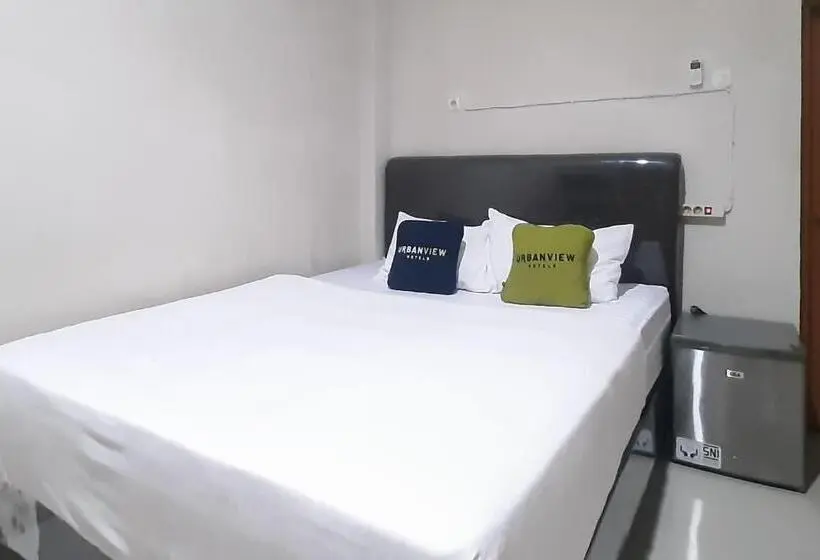 デラックスルーム, Urbanview Hotel Fira Syariah Muara Enim By Reddoorz