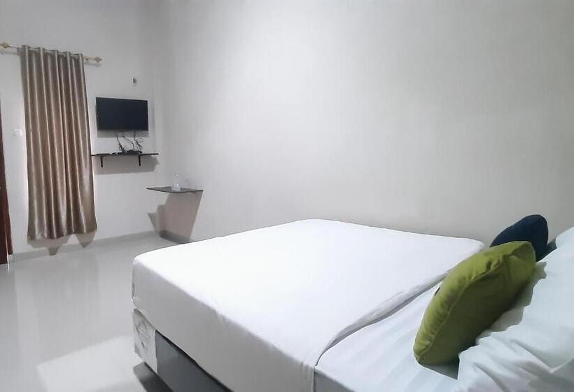 חדר דלוקס, Urbanview Hotel Fira Syariah Muara Enim By Reddoorz