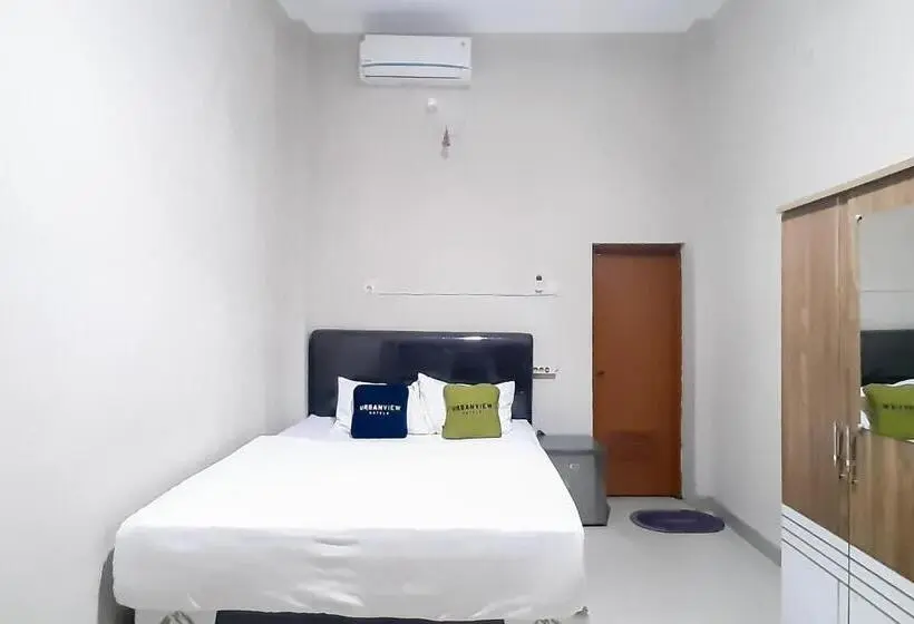 デラックスルーム, Urbanview Hotel Fira Syariah Muara Enim By Reddoorz