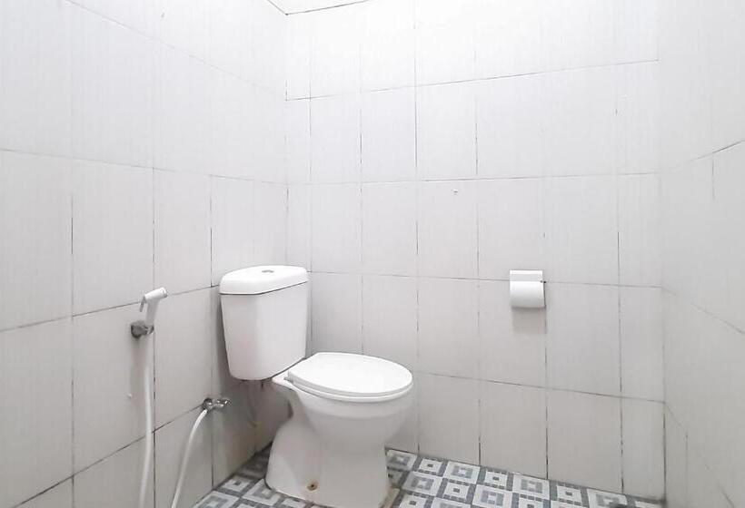 Номер Deluxe, Urbanview Hotel Fira Syariah Muara Enim By Reddoorz