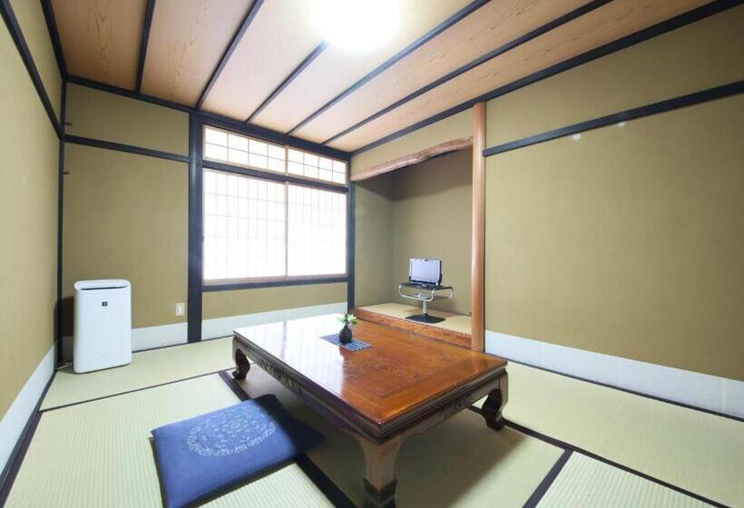 Quarto Quádruplo Estandar, 料理旅館 山里料理 いそべ