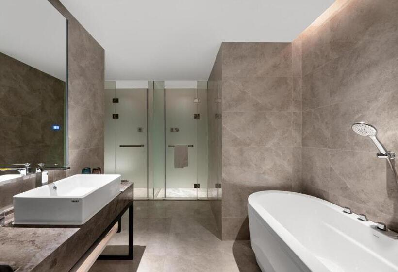 Suit Deluxe, Xi An Qingneng Yicheng Echarm